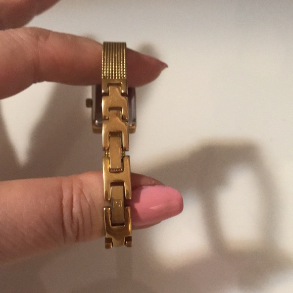 Women’s Squared Watch - Picture 5 of 11